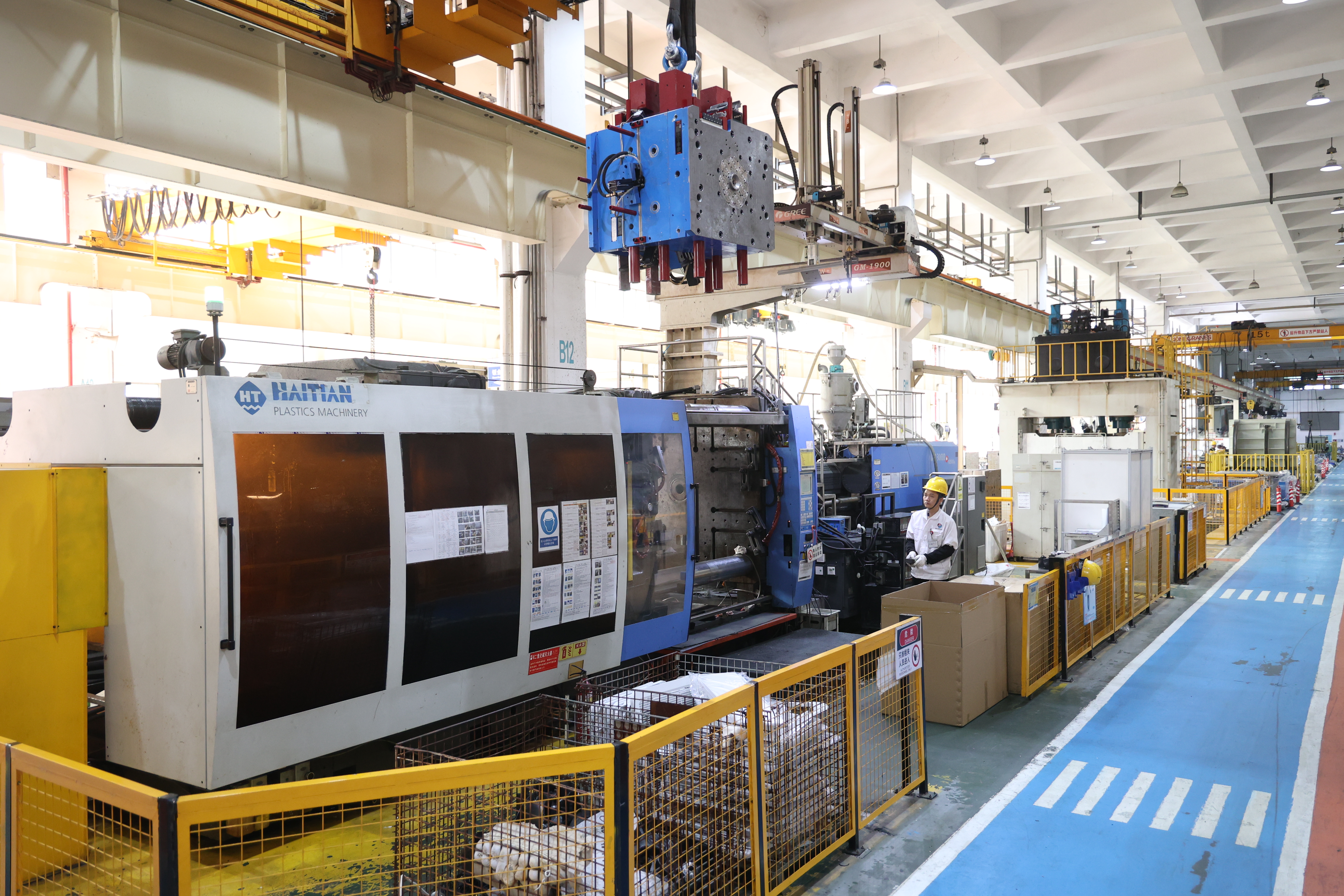 injection mold machine