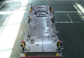 Automotive Injection Mold Automotive Injection Mold